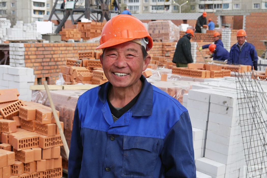 китайский рабочий на стройке